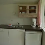 Family & مكان تخييم 4*