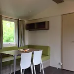 مكان تخييم Family & 4*